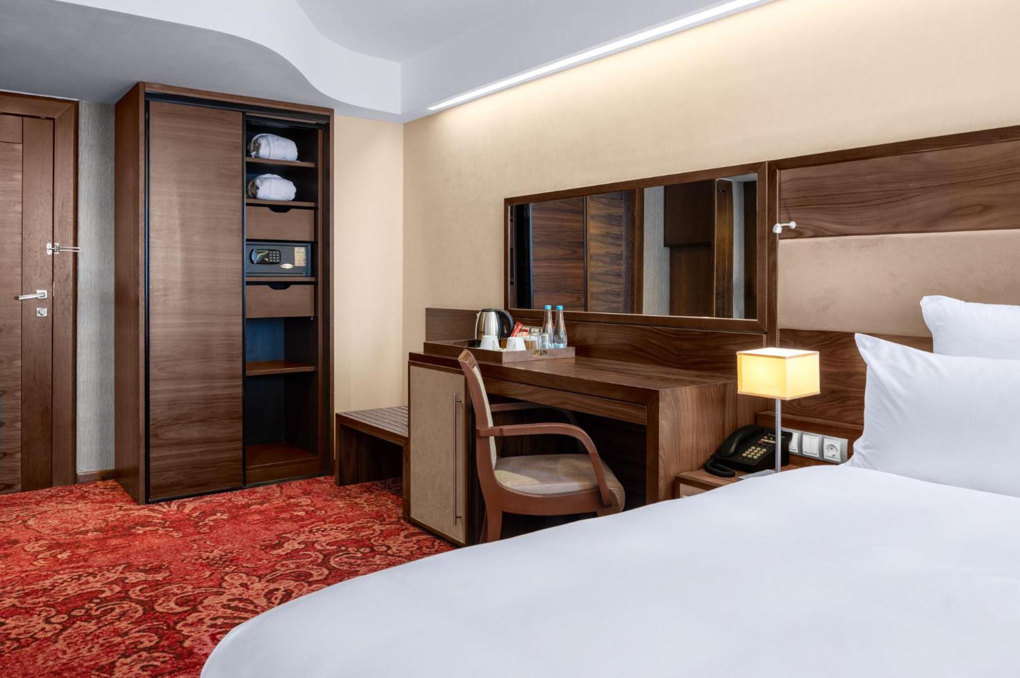 Movenpick Hotel Сараево Экстерьер фото