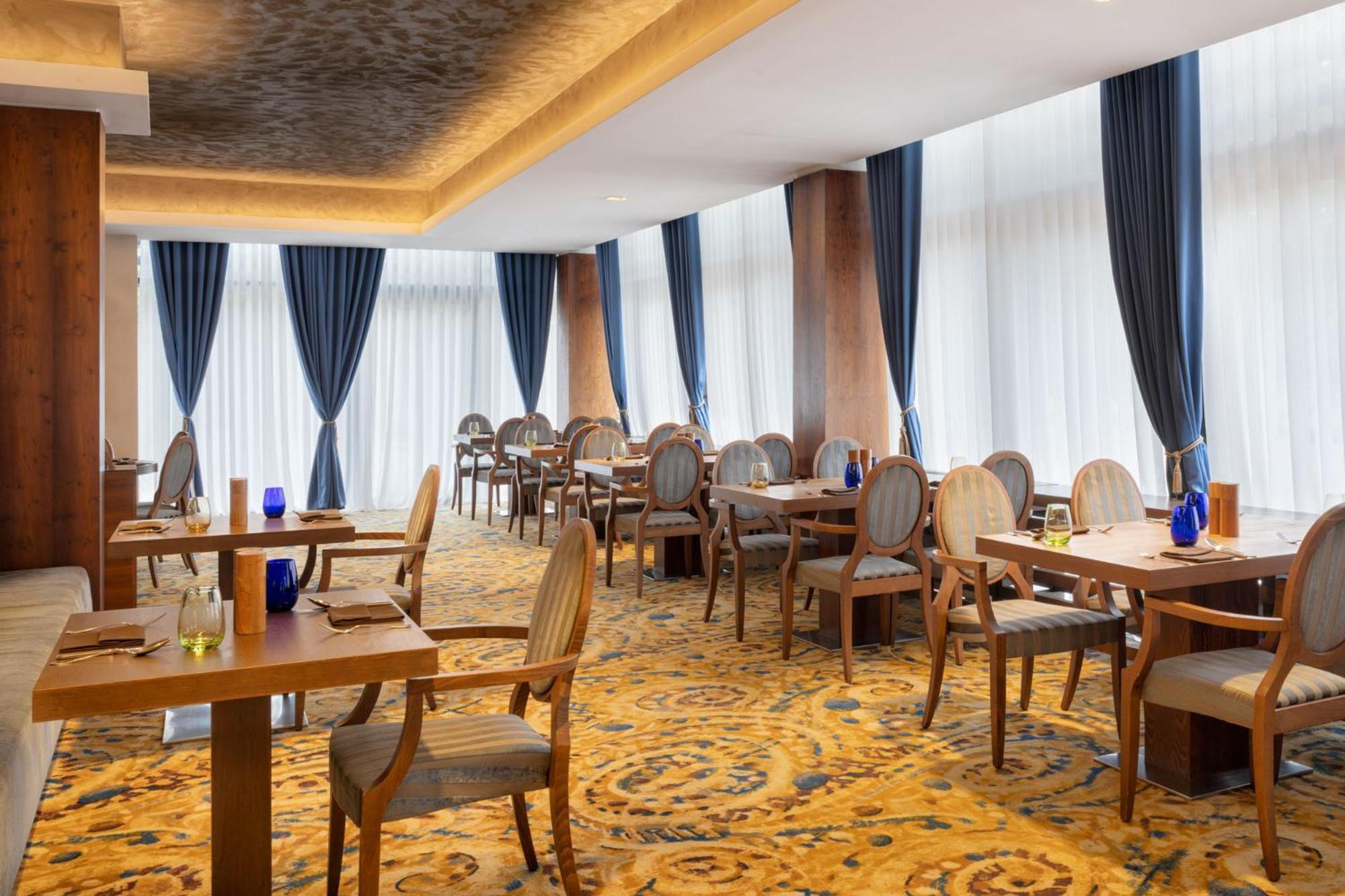 Movenpick Hotel Сараево Экстерьер фото