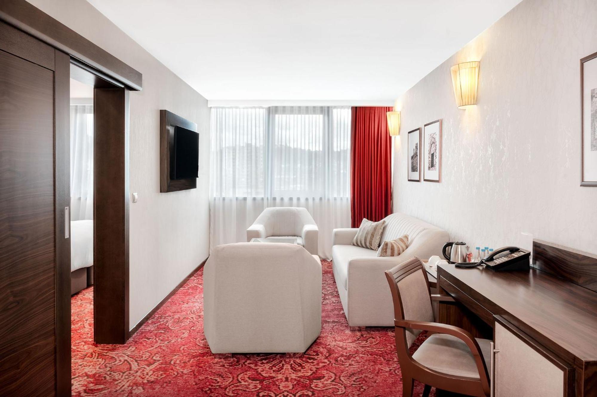 Movenpick Hotel Сараево Экстерьер фото