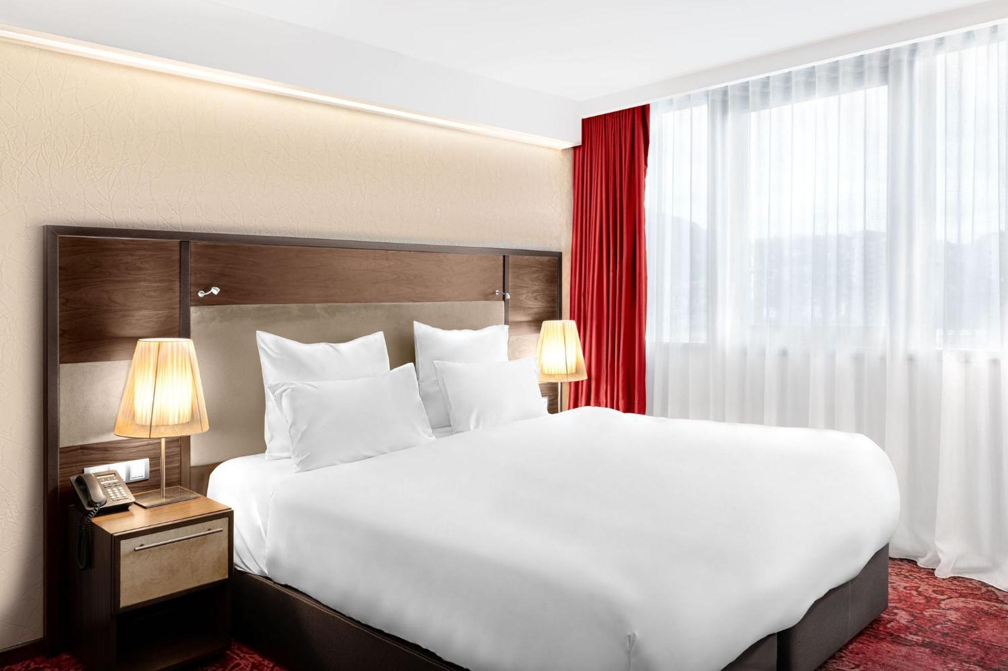 Movenpick Hotel Сараево Экстерьер фото