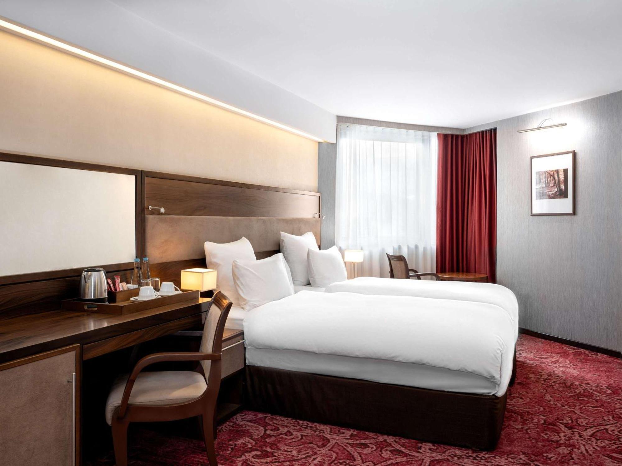 Movenpick Hotel Сараево Экстерьер фото