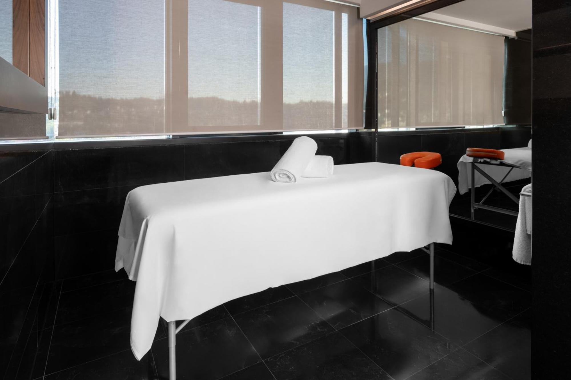 Movenpick Hotel Сараево Экстерьер фото