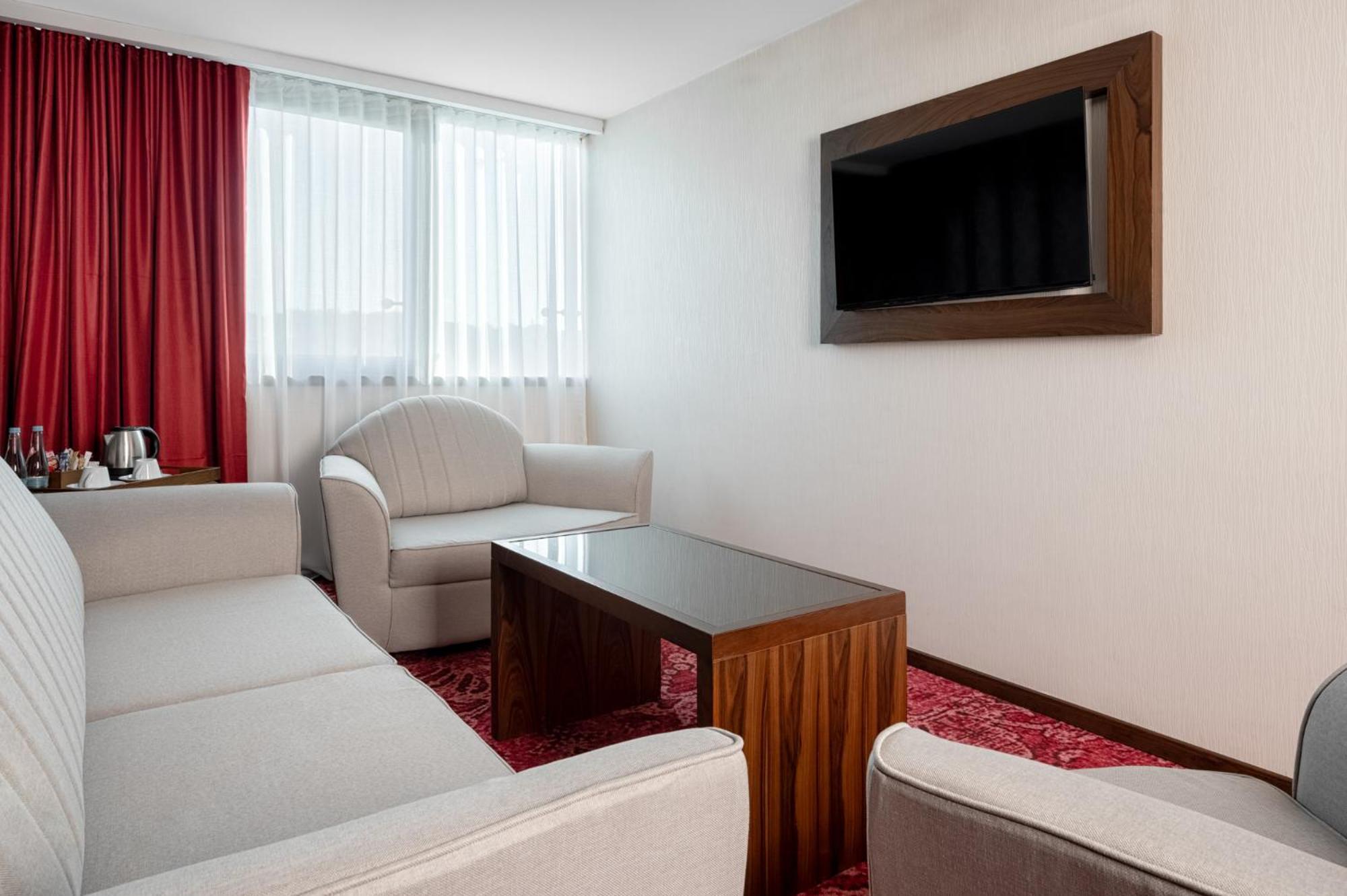 Movenpick Hotel Сараево Экстерьер фото